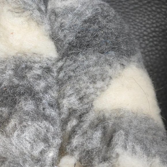 100% WOOL LADIES SLIPPERS SIZE 9. - Picture 2 of 4